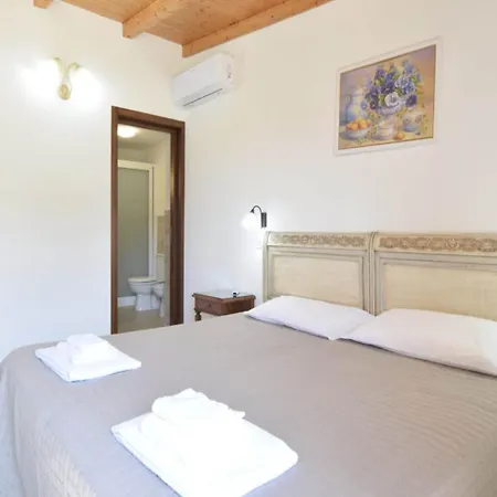 Elegant With Swimming Pool Near Etna Villa *