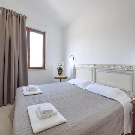 Villa Elegant With Swimming Pool Near Etna *
